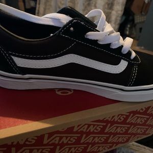 Vans 4Y/5.5women’s
